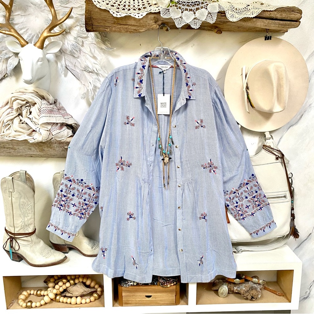 SOLD⭐️Prairie farmhouse boho embroidered tunic blouse/cover up w peasant feel - Picture 14 of 16
